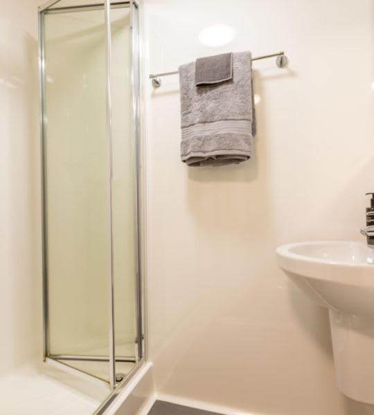 Newton Court Newcastle Ensuite Rooms نيوكاسل أبون تاين المظهر الخارجي الصورة