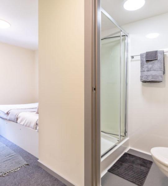 Newton Court Newcastle Ensuite Rooms نيوكاسل أبون تاين المظهر الخارجي الصورة